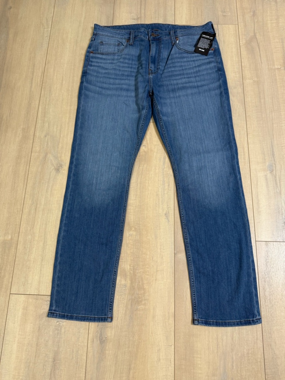 Men's Straight-Leg Blue Jeans — Classic Everyday Denim